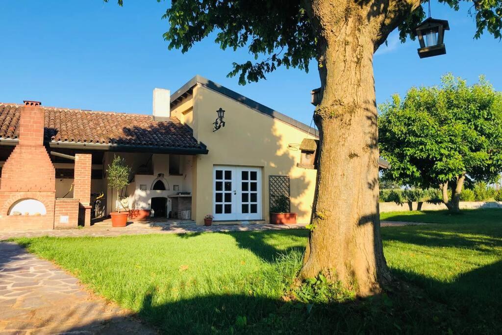La Casa Nei Campi Villa Badia Pavese Luaran gambar