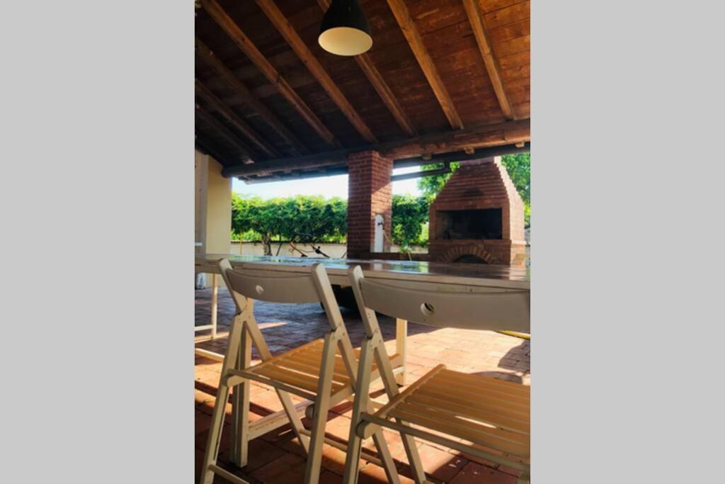 La Casa Nei Campi Villa Badia Pavese Luaran gambar