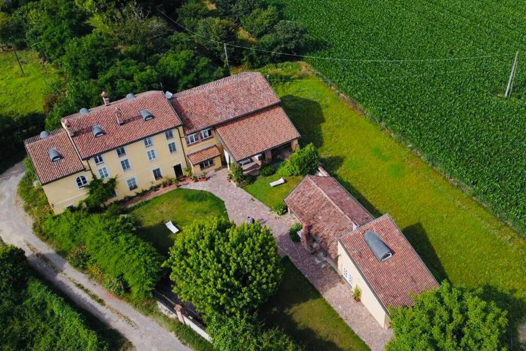 La Casa Nei Campi Villa Badia Pavese Luaran gambar